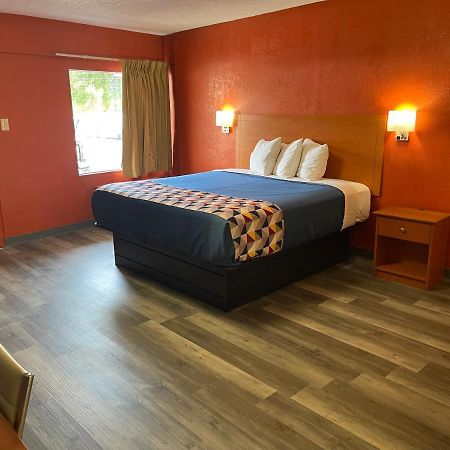 Economy Inn Χοτ Σπρινγκς Εξωτερικό φωτογραφία