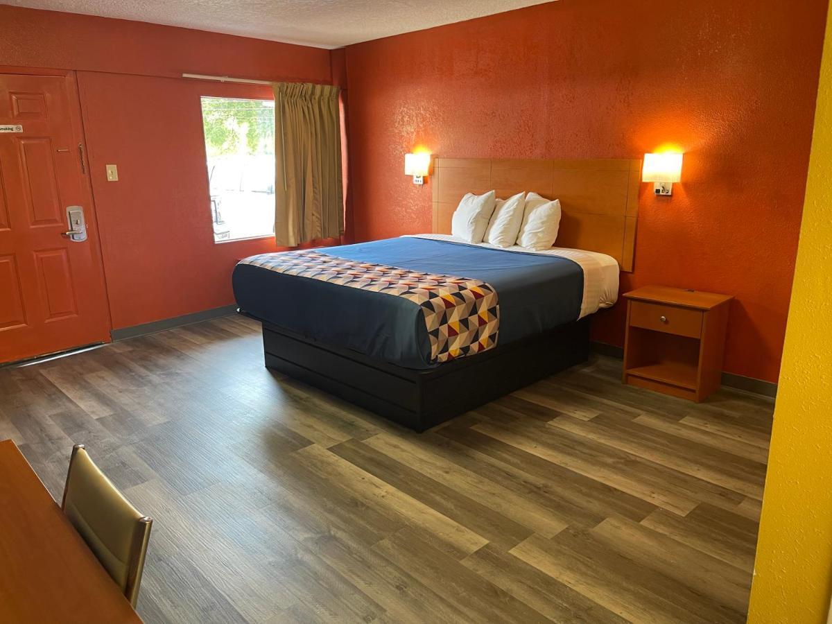 Economy Inn Χοτ Σπρινγκς Εξωτερικό φωτογραφία